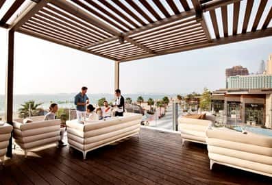 Friends at a restaurant, Marina JBR, Dubai