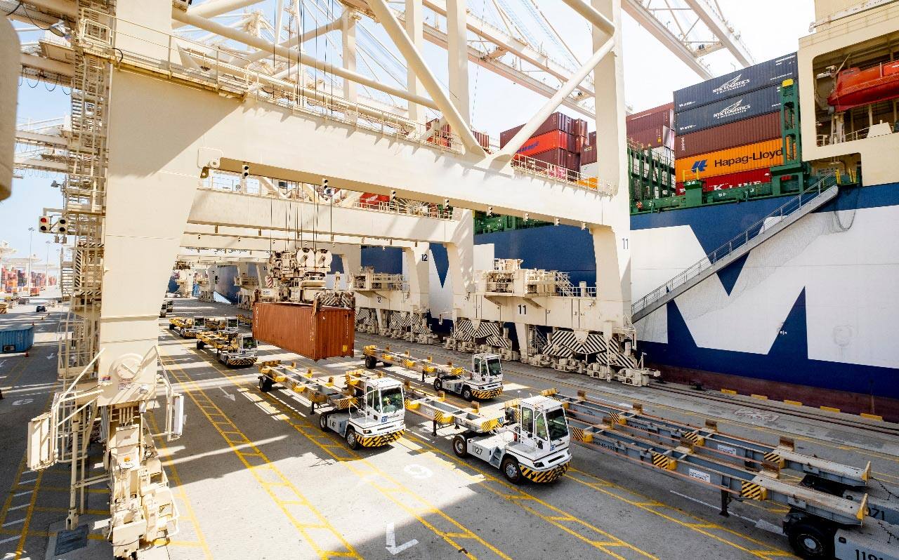 exporting-goods-from-dubai